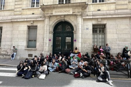 Demonstratie pro-palestiniana la Sorbona. Sediul pr<span style='background:#EDF514'>INCI</span>pal al universitatii a fost inchis