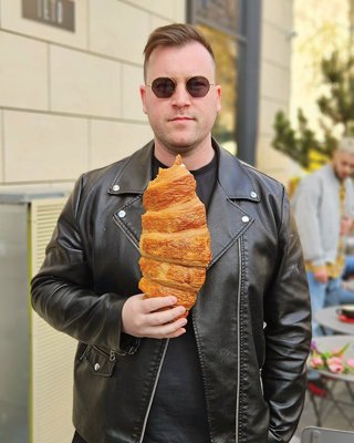 <span style='background:#EDF514'>REVOLUTIA</span> croissantului sau cum a ajuns simbolul patiseriei franceze sa fie in voga in era TikTok si Instagram