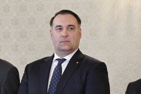 Scandal in Parlament: Deputatul Grosaru a confiscat microfonul! Sedinta a fost suspendata
