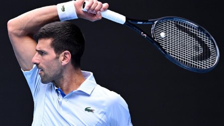 <span style='background:#EDF514'>TATAL</span> lui Novak Djokovic a fost transportat de urgenta la spital