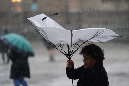 Avertizari meteo: averse in sud-estul tarii, vant puternic in sud-vest