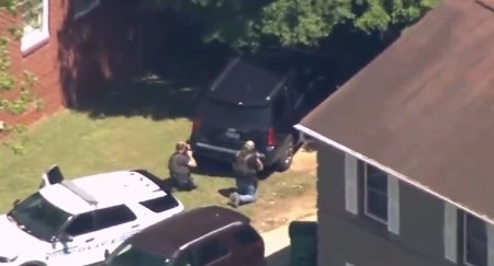 Trei politisti si un serif federal ucisi, patru politisti raniti, cand incercau sa aresteze un infractor, in Carolina de Nord