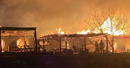 Piromanul sinucigas din Prahova. A dat la casa, apoi s-a sinucis in padure. Doi copii au ramas pe drumuri