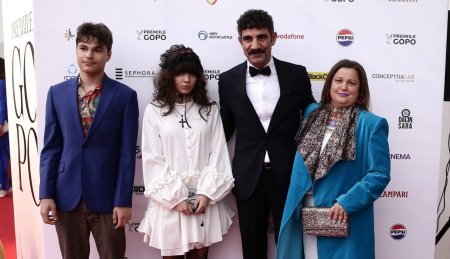 Toma Cuzin, cunoscut ca Firicel din Las Fierbinti, cu familia la Premiile GOPO 2024. Imagini rare cu sotia si cei doi copii