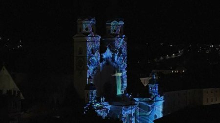 Spectacol de lumini iesit din comun in Italia. Peste 30 de artisti scot in evidenta efectele schimbarilor climatice