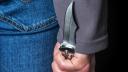 Un adolescent de 18 ani a injungjiat un tanar ca sa-si apere tatal, in Craiova. Un scandal a izbucnit in casa parintelui sau