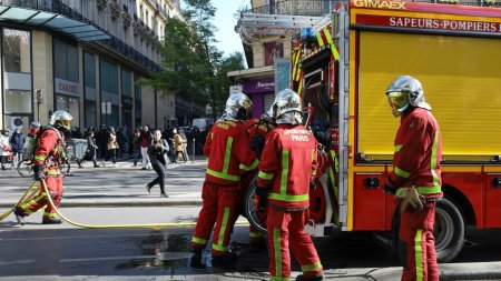 Incendiu de proportii intr-un bloc de sapte etaje din Paris. Trei persoane au murit | VIDEO