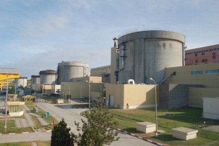 Reactorul 2 de la Cernavoda este oprit in mod controlat pentru lucrari de reparatie in partea clasica a <span style='background:#EDF514'>UNITATI</span>i 2, fara impact pe partea nucleara