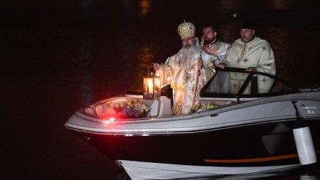 Lumina Sfanta va ajunge de pe mare la credinciosii din Constanta | IPS Teodosie: Invierea Domnului este sarbatoarea sarbatorilor