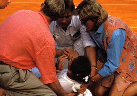 31 de ani de la momentul socant in care Monica Seles a fost injunghiata pe teren » Ce mai face astazi fosta stea a tenisului: 