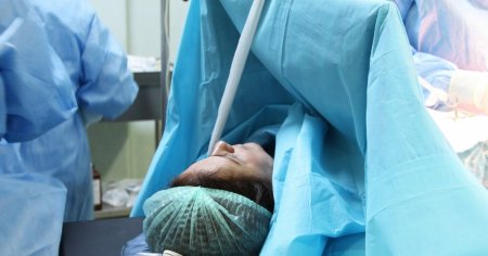 Operatia care combina chirurgia cancerului si <span style='background:#EDF514'>CEZARIANA</span>