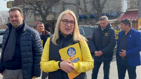 Elena Nastasoiu le-a mai tras o teapa celor de la AUR! Apropiata lui Ciolacu s-a retras din <span style='background:#EDF514'>CURSA</span> electorala