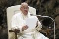 Papa Francisc a facut un apel la pace si a condamnat comertul cu ar<span style='background:#EDF514'>MAME</span>nt: „E groaznic sa castigi bani din moarte”