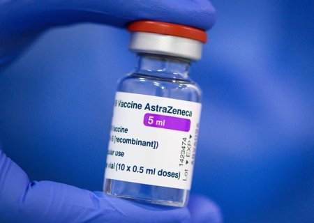 AstraZeneca a recunoscut in premiera ca vaccinul sau anti-Covid poate provoca tromboze rare