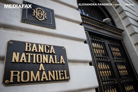 Rezervele valutare la BNR au scazut in aprilie cu 1,7 mld. euro