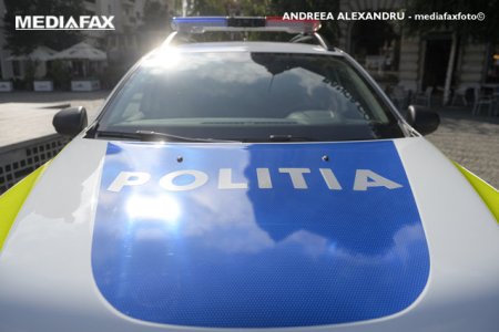 Un barbat de 33 de ani a fost bagat cu forta intr-o autoutilitara