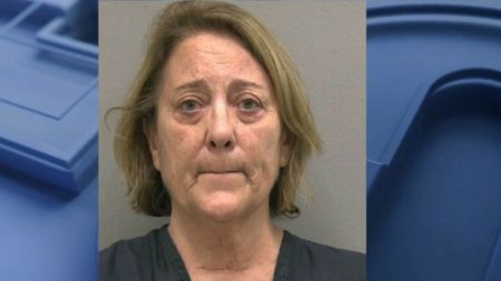 O femeie din Florida a fost arestata dupa ce i-a smuls unghiile fiicei adoptate. Motivul pentru care a recurs la acest gest