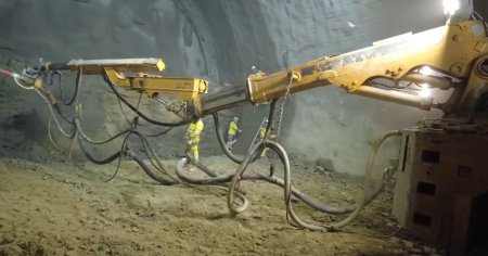 Primul tunel veritabil de autostrada din Romania a ajuns la un kilometru lungime. Se lucreaza si in perioada de Paste FOTO