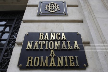 BNR: Rezervele valutare au scazut in aprilie