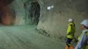 A fost forat primul kilometru de tunel din <span style='background:#EDF514'>AUTOSTRA</span>da Pitesti-Sibiu. Imagini de pe santier – VIDEO