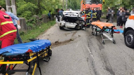 Accident teribil in Vinerea Marea. Un tanar a murit si alte patru persoane au fost ranite, in Hunedoara