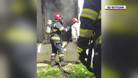 Pericol de explozie in Botosani dupa ce un transformator electric pe baza de ulei a luat foc