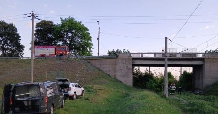 Sinucidere infioratoare in Neamt. Un iesean s-a aruncat de pe un pod in fata unui tren care t<span style='background:#EDF514'>RECEA</span> in viteza