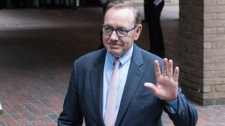 Kevin Spacey dezminte noile acuzatii de agresiune sexuala