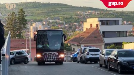 CFR Cluj - Rapid » Autocarul CFR-ului a ajuns pe arena din Gruia