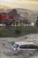 Ploile torentiale provoaca pagube: Trei masini au fost luate de viitura intr-o localitate din Prahova