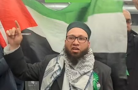 Un politician din Partidul Verzilor care a castigat un loc in Consiliul Local din Leeds si-a incheiat discursul strigand Allah Akbar