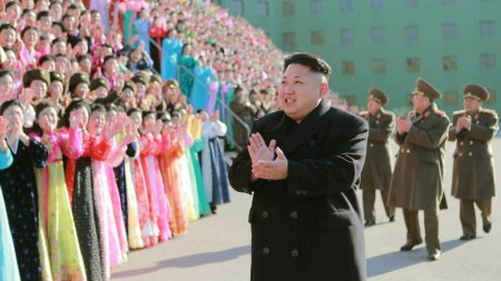 Nord-coreenii, obligati sa-i jure credinta lui Kim Jong Un, de ziua acestuia. Cati ani are dictatorul