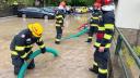 Ploaia a facut ravagii in Sinaia. Pompierii au fost solicitati sa intervina pentru evacuarea apei de pe carosabil