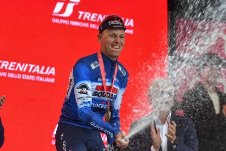 Belgianul Tim Merlier a castigat cea de-a treia etapa din Turul Italiei. Cine e liderul <span style='background:#EDF514'>CLASAMENTU</span>lui