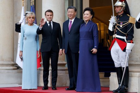 Ce cadouri i-a oferit Emmanuel Macron lui Xi Jinping, in prima zi a vizitei <span style='background:#EDF514'>LIDERUL</span>ui chinez in Franta