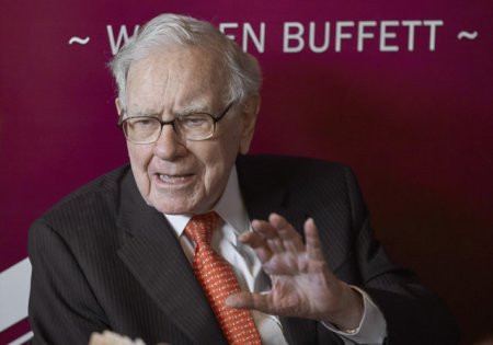 La 93 de ani, Warren Buffett se pregateste sa predea cheile imperiului