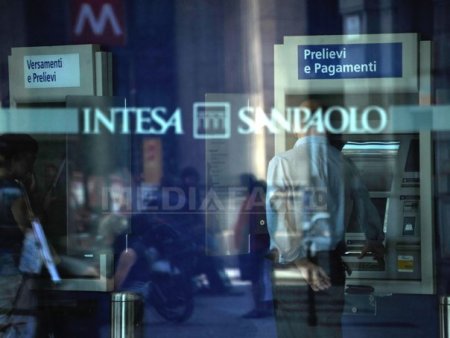 Consiliul Concurentei a autorizat tranzactia prin care Intesa Sanpaolo preia First Bank