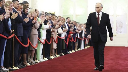 Franta si alte cinci tari din Uniunea Europeana au avut reprezentanti la investirea lui Vladimir Putin
