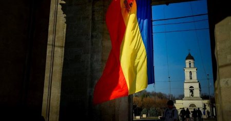 Politico: Moldova lupta pentru a se elibera de ma<span style='background:#EDF514'>SINA</span> de dezinformare a Rusiei, alimentata de inteligenta artificiala