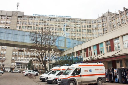 Femeia <span style='background:#EDF514'>OPERA</span>ta luna trecuta la Craiova de fostul manager al Spitalului Judetean a murit