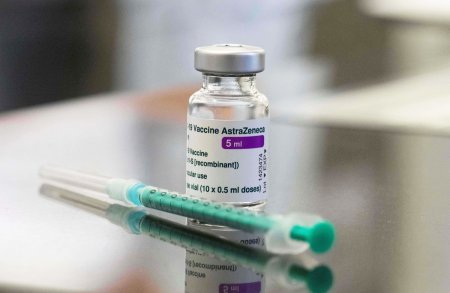 Comisia Europeana retrage autorizatia vaccinului anti-COVID de la AstraZeneca