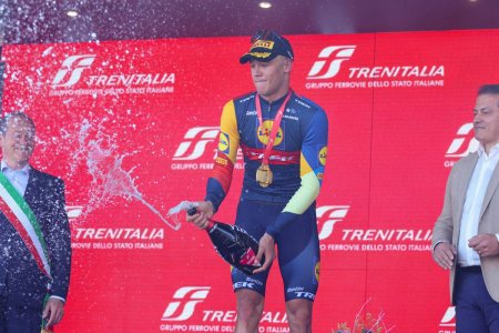 Italianul Jonathan Milan a castigat etapa a 4-a a Turului <span style='background:#EDF514'>ITALIEI</span>! Liderul nu s-a modificat dupa cursa