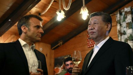 Macron l-a dus pe Xi in Pirinei. Gafa evitata in ultimul moment la 2.150 de metri altitudine
