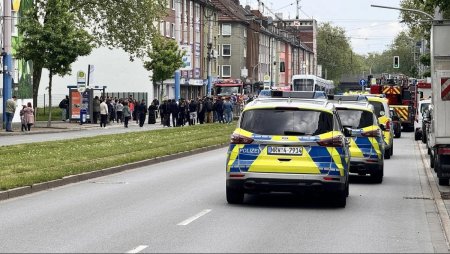 Rudele baietelului roman de 8 ani ucis de tramvai in Germania, supravegheate de politisti: 