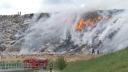 Incendiul din Romania pe care pompierii nu reusesc sa il stinga de aproape 24 de ore. Flacarile se intind pe patru hectare
