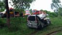 Accident cu cinci victime la <span style='background:#EDF514'>TARG</span>u Jiu, unde un microbuz s-a izbit violent de un copac