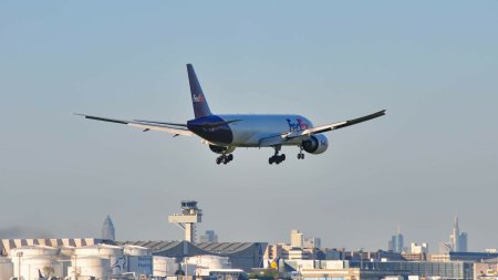 Nou incident cu un avion Boeing. O ae<span style='background:#EDF514'>RONA</span>va a aterizat la Istanbul fara rotile din fata. Cum a reusit sa ramana pe pista