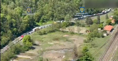 Cozi infernale pe Valea Oltului in ultima zi de Paste, surprinse de un elicopter al Politiei Romane VIDEO