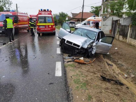 Accident grav la Sadova, Dolj. O persoana a murit  si alte cinci a fost ranite in urma coliziunii dintre doua masini