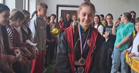 Sidonia Andrei, dubla campioana europeana la arte martiale. Fata din Gheraiesti vine dintr-o familie modesta si vrea sa devina medic